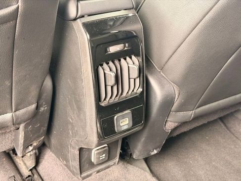 Used 2024 Jeep Compass Latitude AWD/4WD image 13
