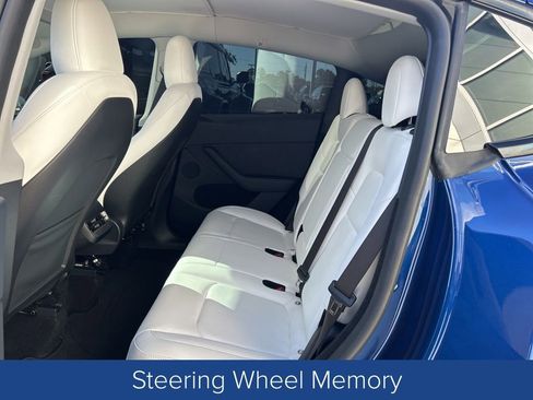 Used 2024 Tesla Model Y Performance image 15