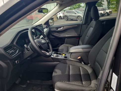 New 2025 Ford Escape Active w/ Active Premium Tech Pack image 10