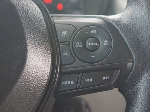 Used 2025 Toyota Corolla Cross L FWD image 9