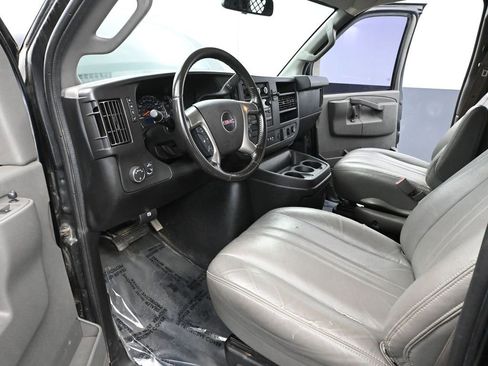 Used 2018 GMC Savana 2500 image 19