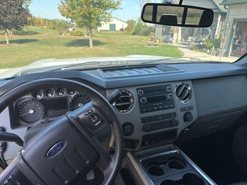 Used 2016 Ford F250 XLT w/ XLT Premium Package image 16