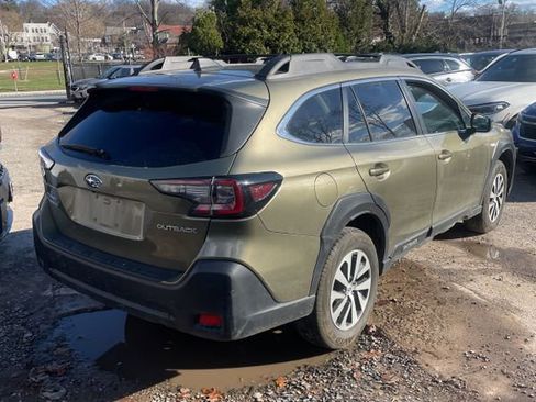 Used 2023 Subaru Outback Premium image 2