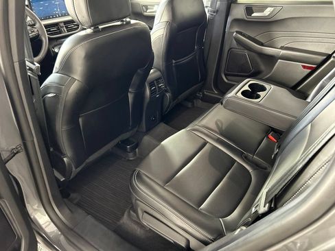 Used 2023 Ford Escape Platinum AWD/4WD image 35
