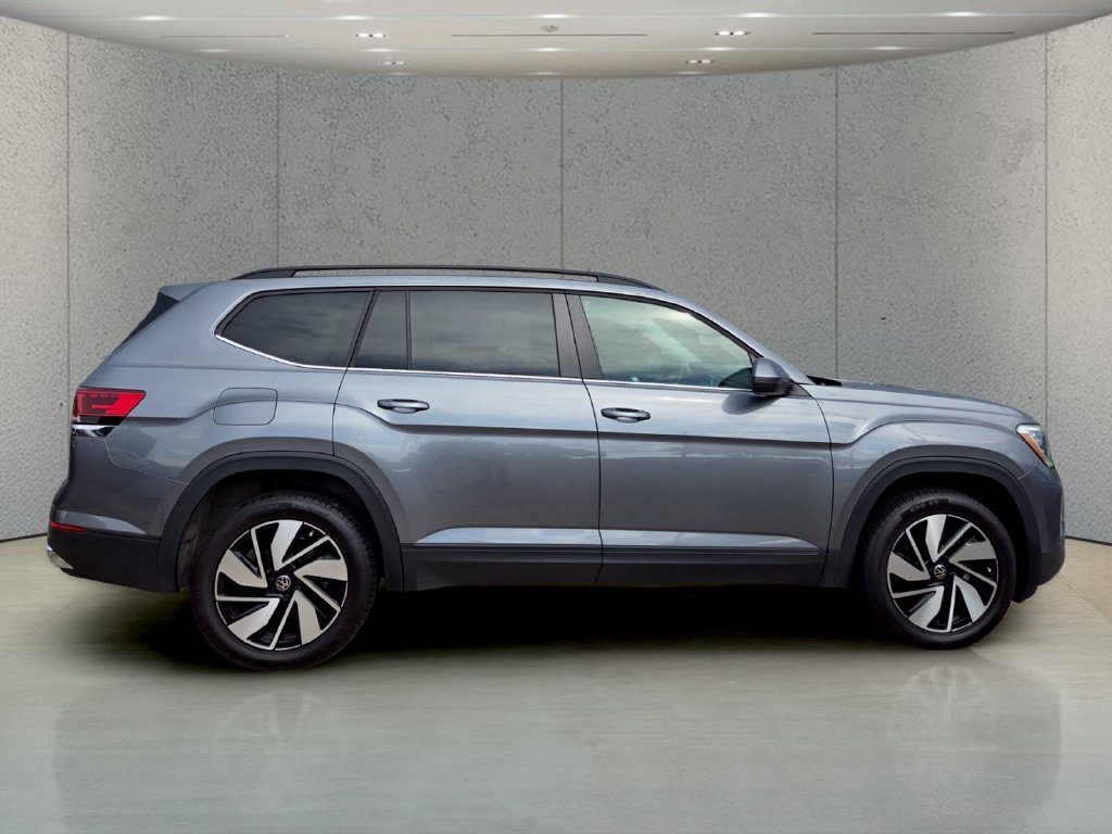 Used 2025 Volkswagen Atlas SE AWD/4WD image 6