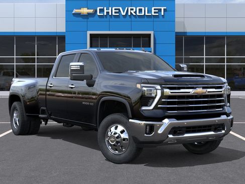 New 2026 Chevrolet Silverado 3500 LTZ w/ LTZ Plus Package AWD/4WD image 7