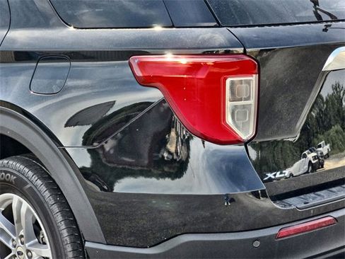 Used 2023 Ford Explorer XLT image 14