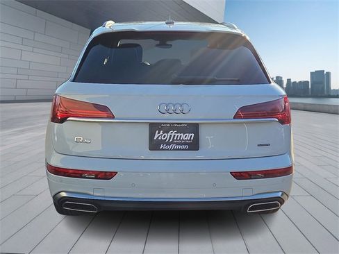 Certified 2025 Audi Q5 2.0T Premium Plus w/ Premium Plus Package image 5