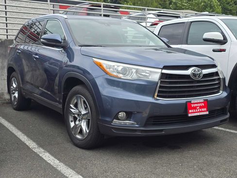 Used 2015 Toyota Highlander Limited Platinum AWD/4WD image 3