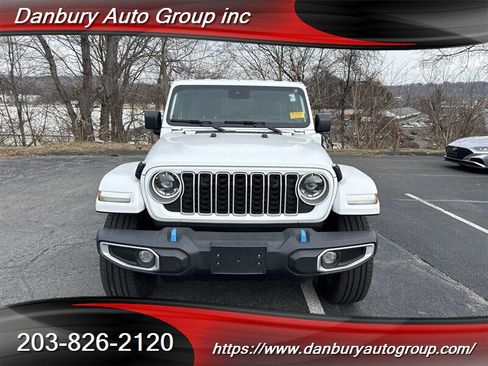 Used 2024 Jeep Wrangler Unlimited Sahara AWD/4WD image 2