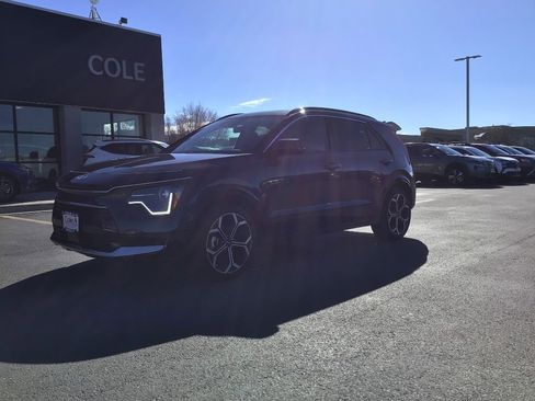 New 2025 Kia Niro EX Touring image 1