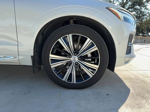 Certified 2023 Volvo XC60 B5 Plus image 10
