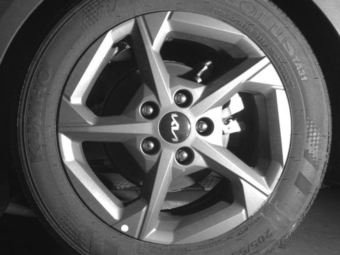 Used 2025 Kia K4 LXS image 13