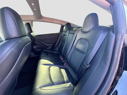Used 2020 Tesla Model 3 Standard Range image 12