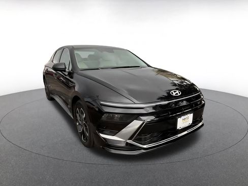 Used 2025 Hyundai Sonata SEL image 3