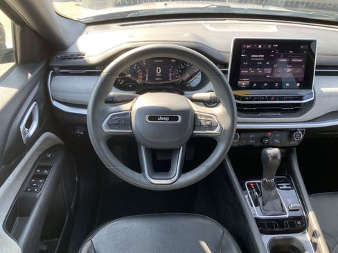 Used 2023 Jeep Compass Latitude AWD/4WD image 21