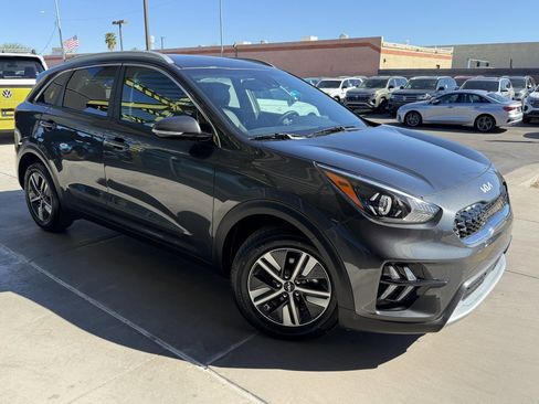 Used 2022 Kia Niro EX image 6