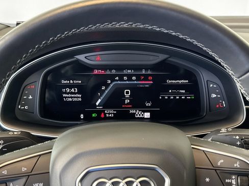 Used 2025 Audi Q8 Prestige image 12