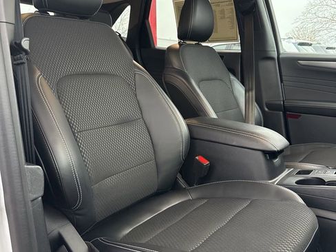 Used 2025 Ford Escape SE image 28