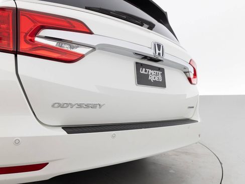 Used 2018 Honda Odyssey Touring image 16