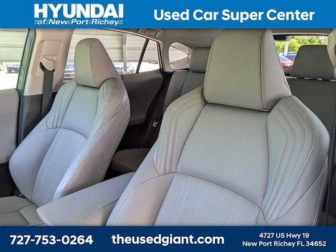 Used 2022 Toyota Venza Limited AWD/4WD image 7