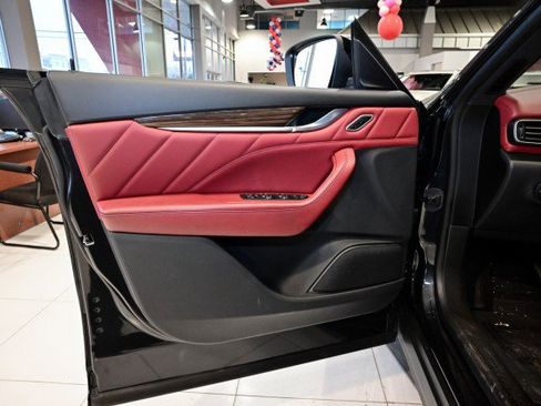 Used 2022 Maserati Levante Modena image 18