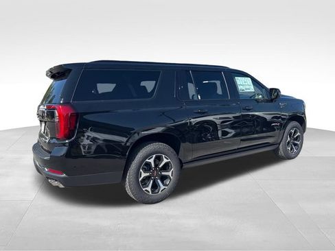 New 2026 GMC Yukon XL AT4 w/ AT4 Premium Plus Package AWD/4WD image 5