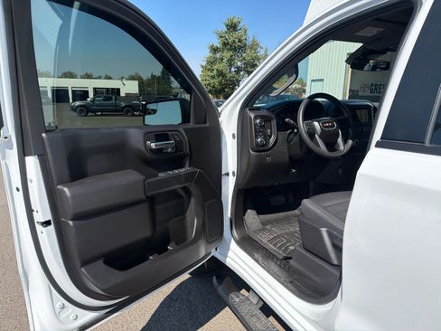 Used 2024 GMC Sierra 1500 Pro w/ Graphite Edition AWD/4WD image 14