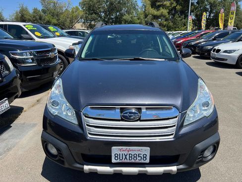 Used 2013 Subaru Outback 2.5i Limited image 2