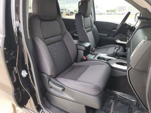 Certified 2025 Nissan Frontier SV RWD image 15