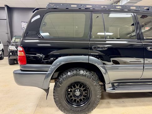 Used 2001 Toyota Land Cruiser image 16
