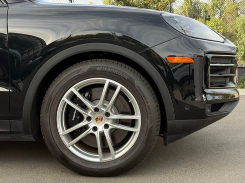 New 2025 Porsche Cayenne S AWD/4WD image 12
