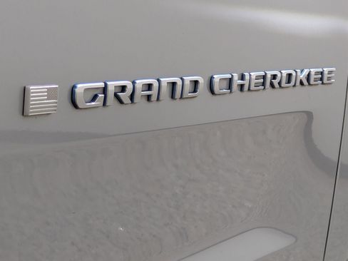 Used 2022 Jeep Grand Cherokee Summit image 30