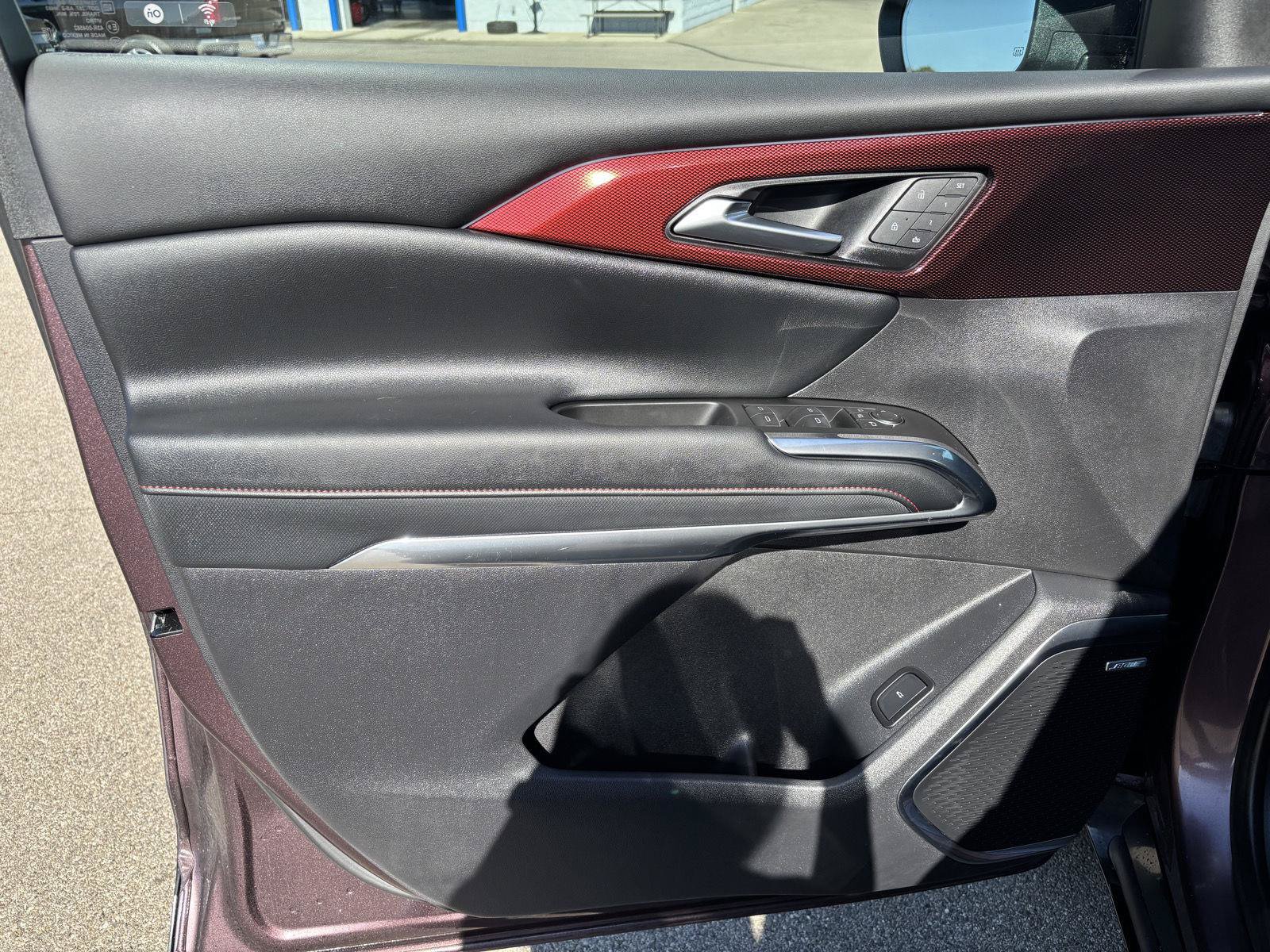 Used 2024 Chevrolet Traverse RS FWD image 10