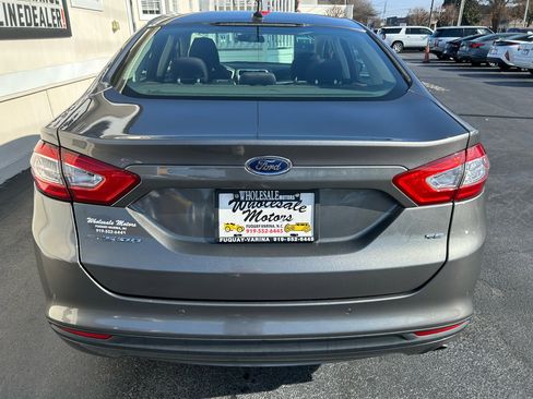 Used 2014 Ford Fusion SE image 6