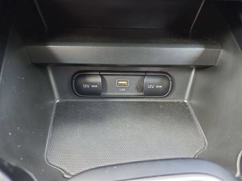 Used 2025 Kia Soul LX w/ LX Technology Package FWD image 28