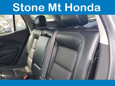 Used 2024 GMC Terrain SLT image 14