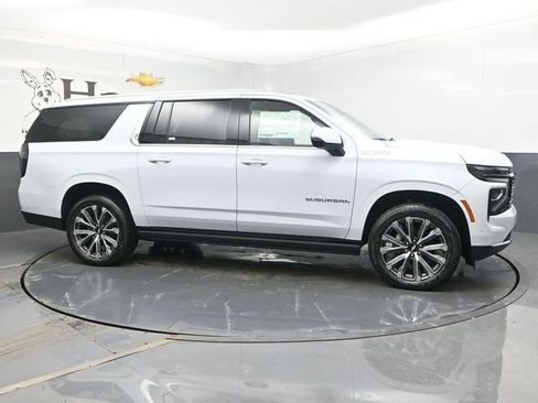 New 2026 Chevrolet Suburban High Country image 28