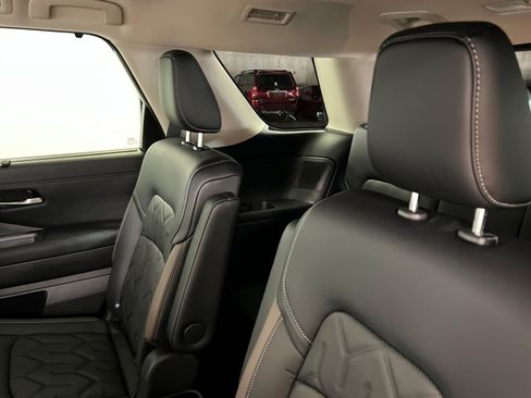 New 2026 Nissan Pathfinder Platinum image 20