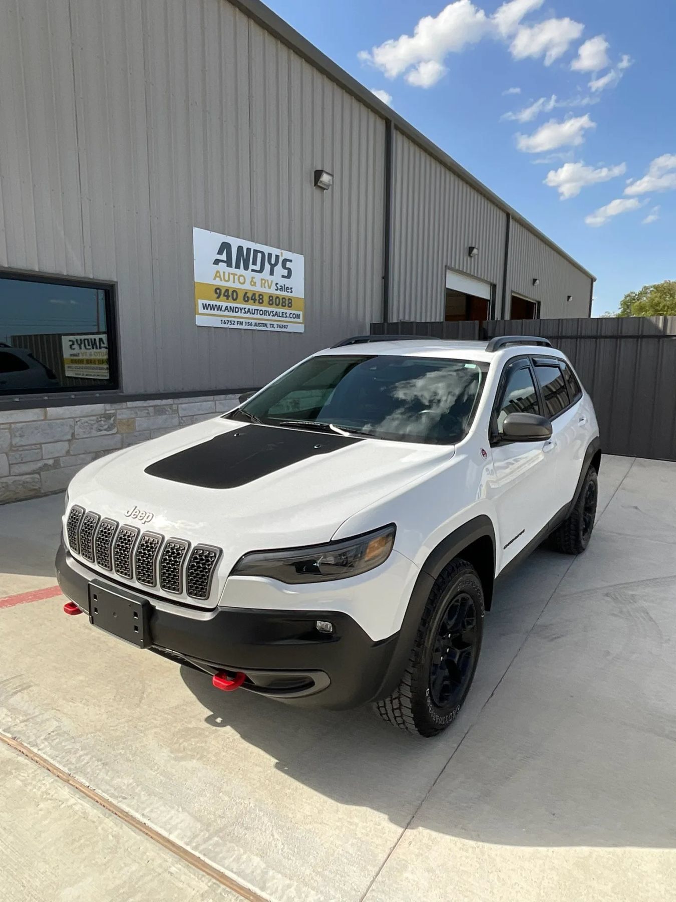 Used 2021 Jeep Cherokee Trailhawk w/ Trailer Tow Group AWD/4WD image 4