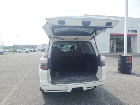 Used 2020 Toyota 4Runner Limited AWD/4WD image 8