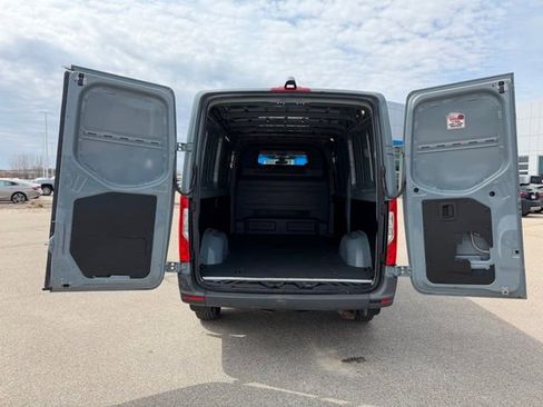 Used 2021 Mercedes-Benz Sprinter 1500 image 6