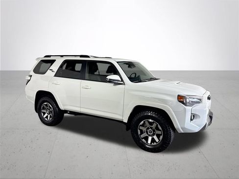Used 2024 Toyota 4Runner TRD Off-Road Premium w/ Moonroof Package AWD/4WD image 4