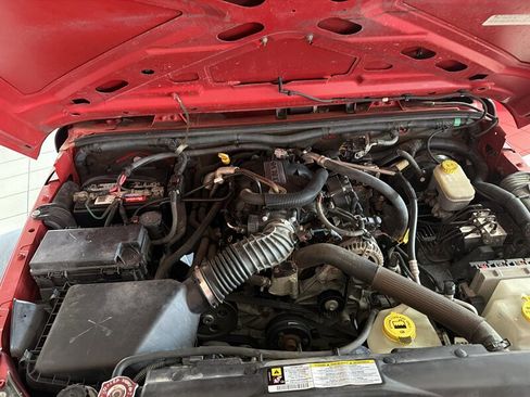 Used 2010 Jeep Wrangler Unlimited Sport image 29