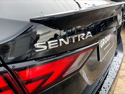 Certified 2025 Nissan Sentra SR FWD image 10