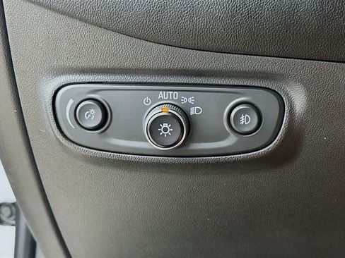 Used 2020 Chevrolet Equinox Premier FWD image 27