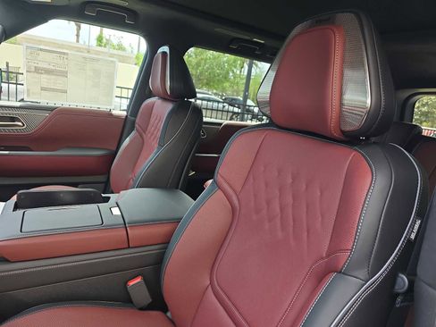 New 2026 INFINITI QX80 Autograph w/ Premium Cargo Package AWD/4WD image 18