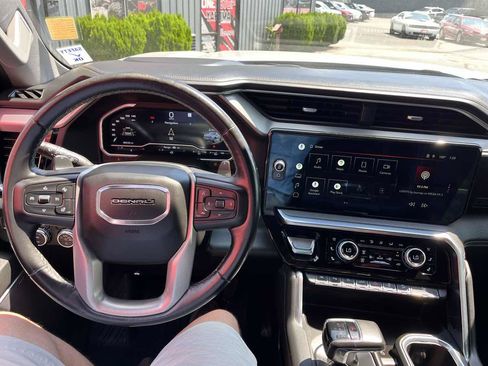 Used 2022 GMC Sierra 1500 Denali AWD/4WD image 8