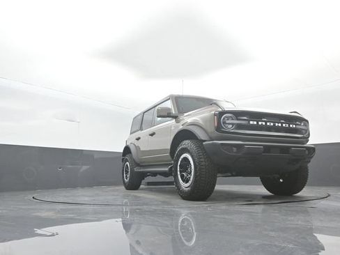 New 2026 Ford Bronco Outer Banks w/ Sasquatch Package AWD/4WD image 34