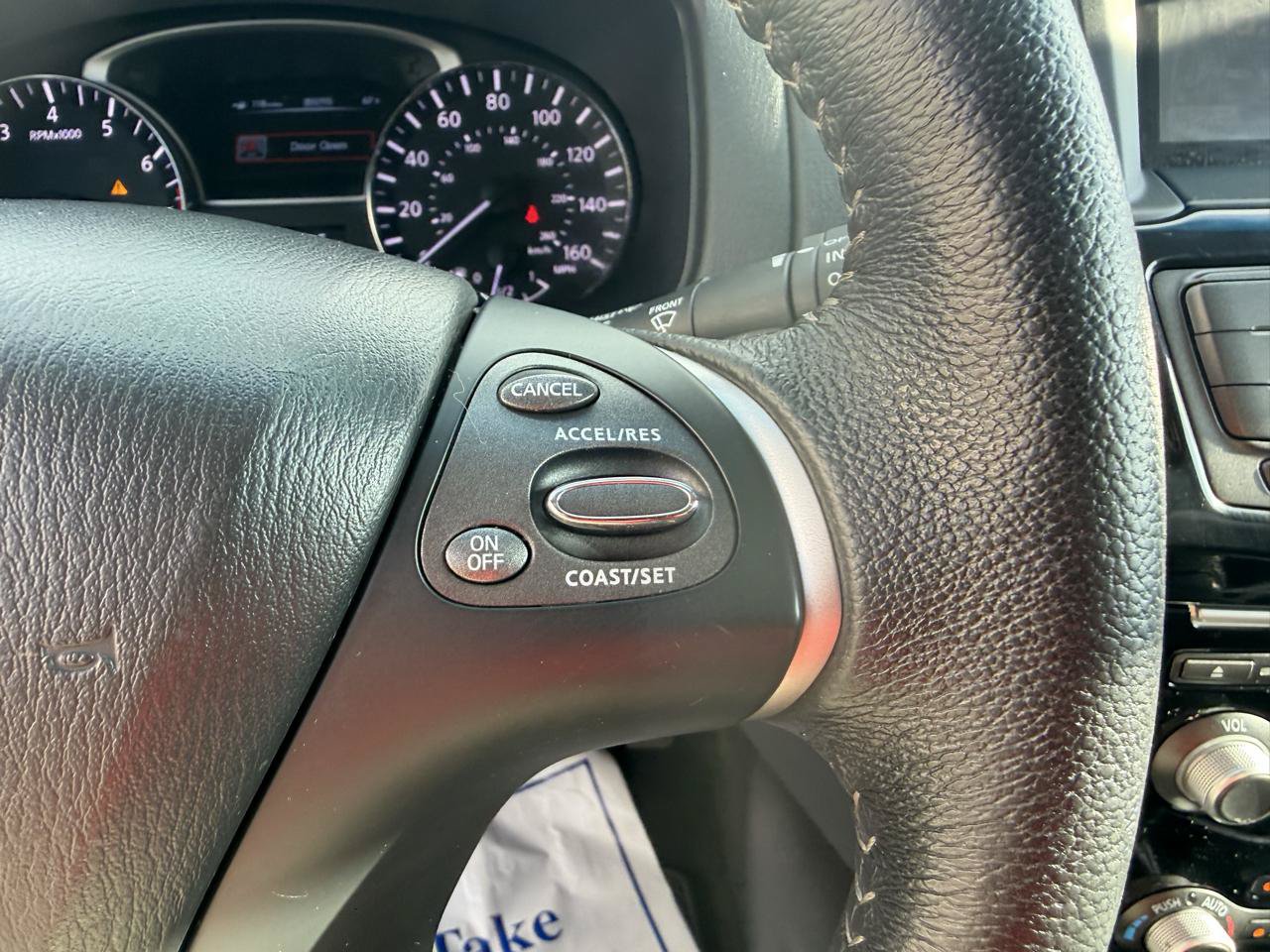 Used 2013 Nissan Pathfinder SV AWD/4WD image 32